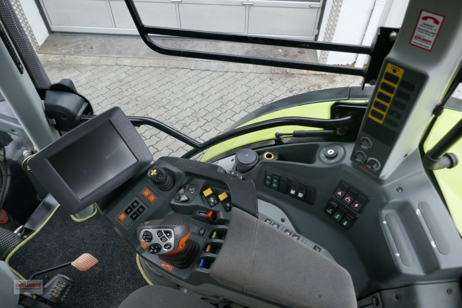 Traktor a típus CLAAS Arion 650 CMATIC CEBIS, Gebrauchtmaschine ekkor: Dorfen (Kép 11)