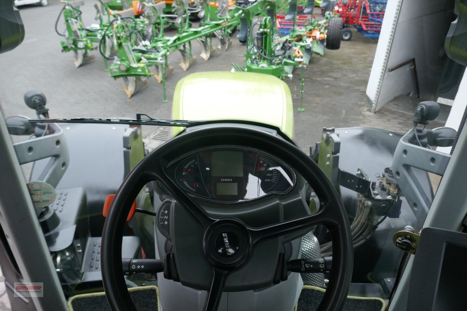 Traktor a típus CLAAS Arion 650 CMATIC CEBIS, Gebrauchtmaschine ekkor: Dorfen (Kép 13)