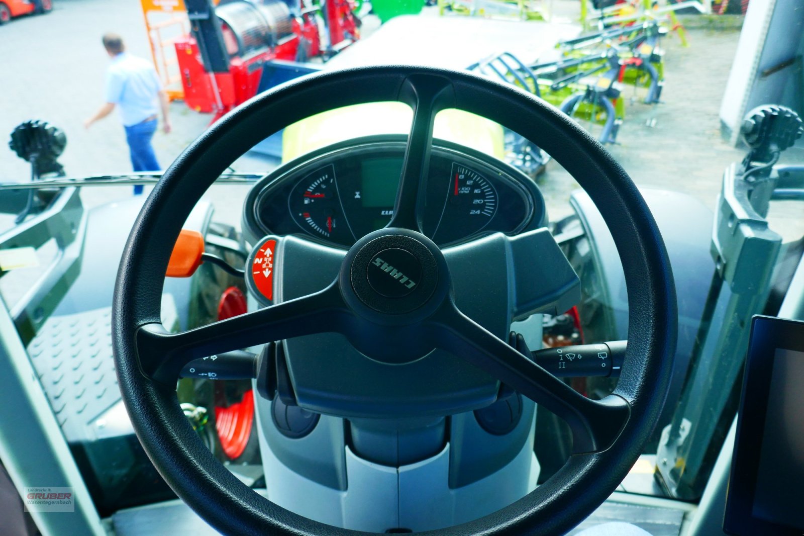 Traktor от тип CLAAS Arion 650 CMATIC CEBIS, Gebrauchtmaschine в Dorfen (Снимка 9)