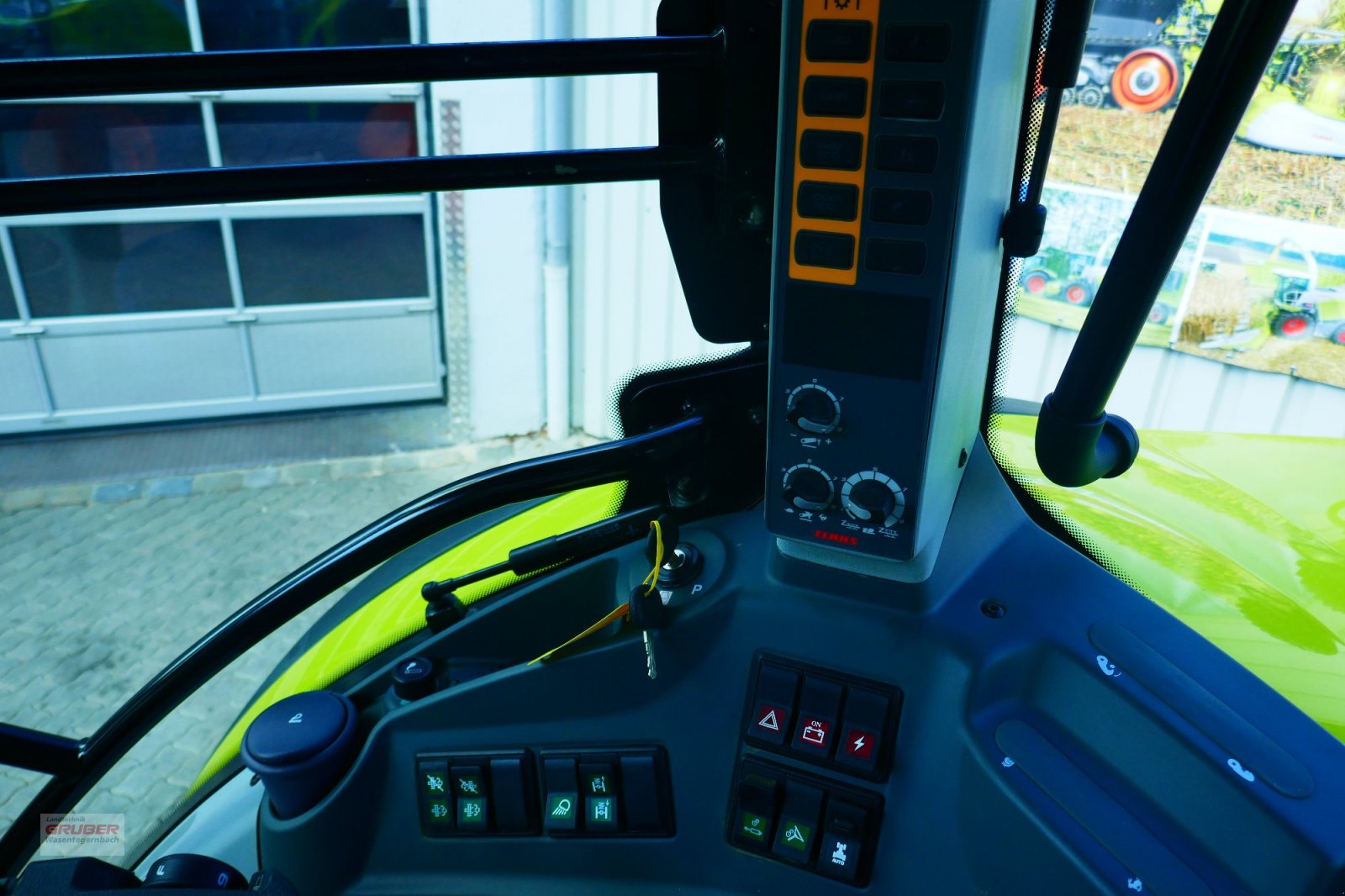 Traktor от тип CLAAS Arion 650 CMATIC CEBIS, Gebrauchtmaschine в Dorfen (Снимка 11)
