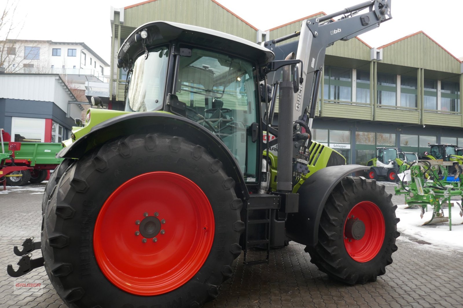 Traktor van het type CLAAS Arion 650 CMATIC mit Quicke Frontlader Q66, Gebrauchtmaschine in Dorfen (Foto 5)