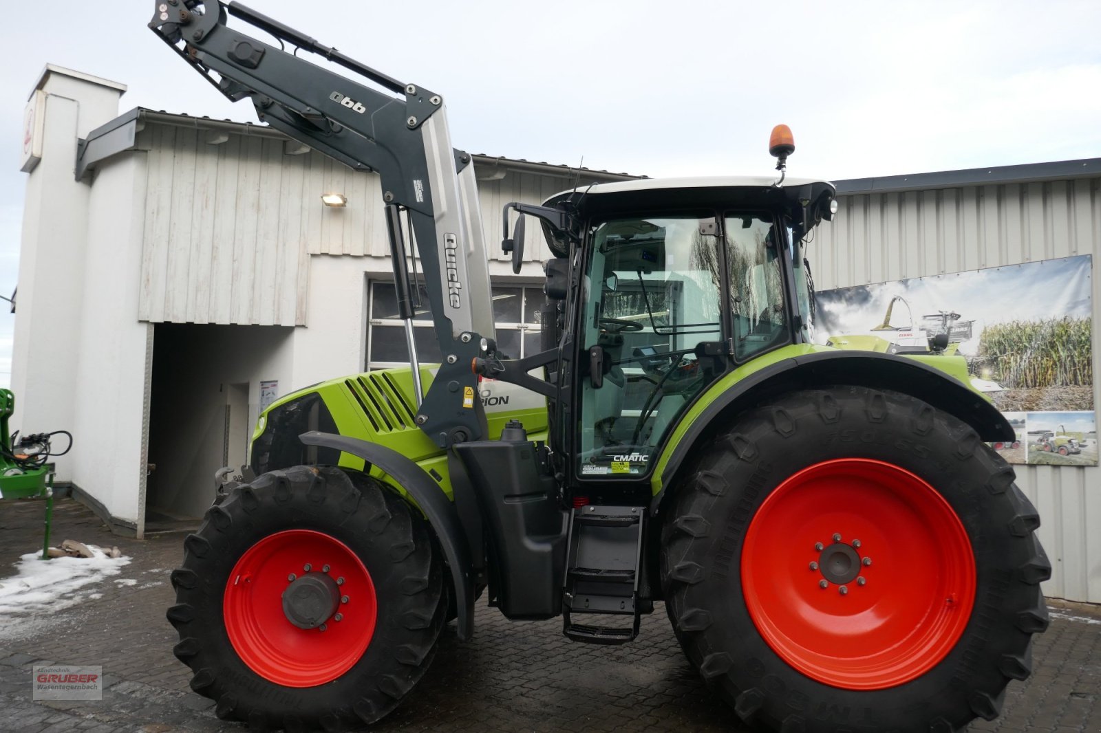 Traktor van het type CLAAS Arion 650 CMATIC mit Quicke Frontlader Q66, Gebrauchtmaschine in Dorfen (Foto 9)