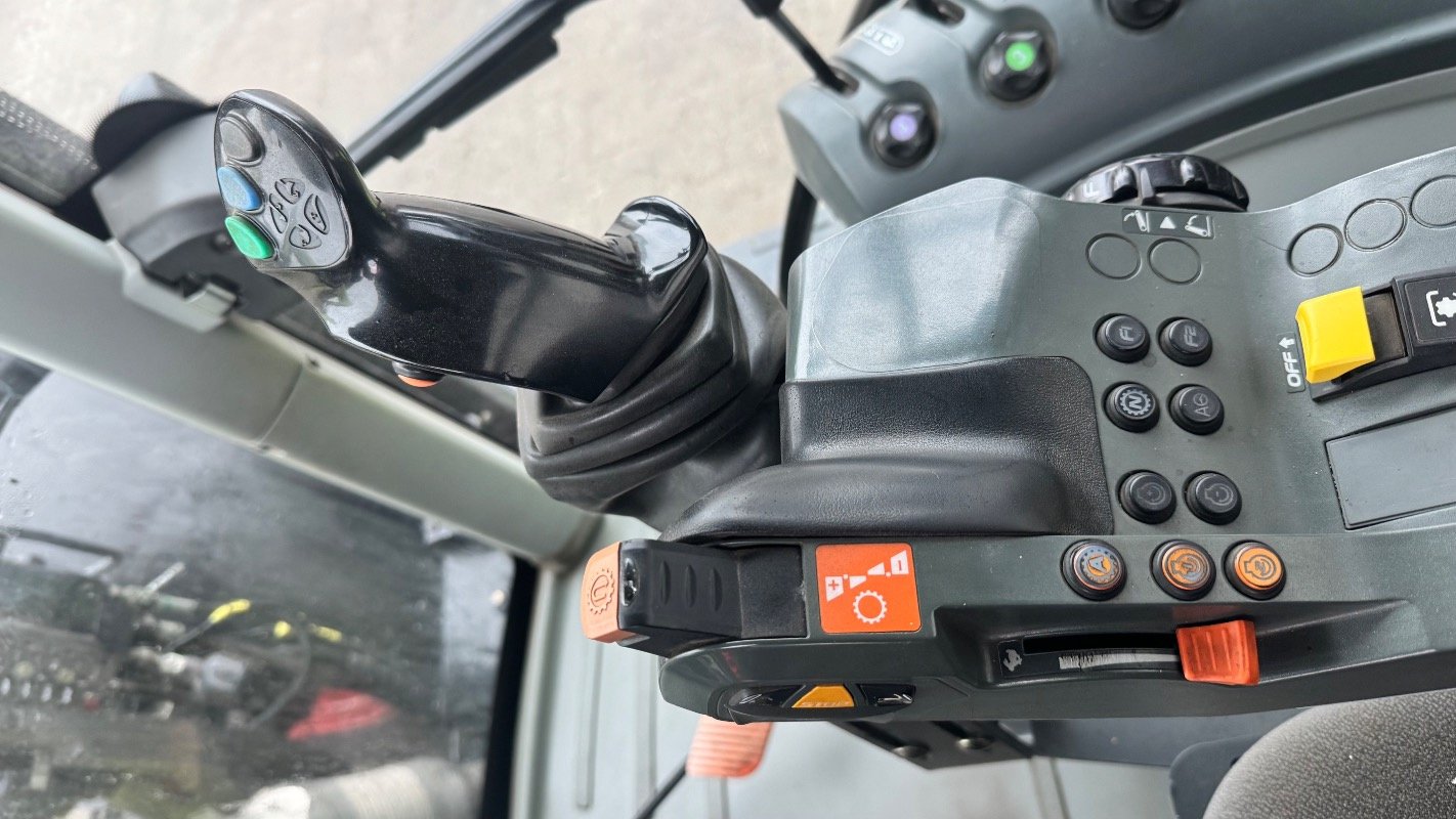 Traktor του τύπου CLAAS ARION 650 Hexa-Shift, Gebrauchtmaschine σε Neubrandenburg (Φωτογραφία 24)