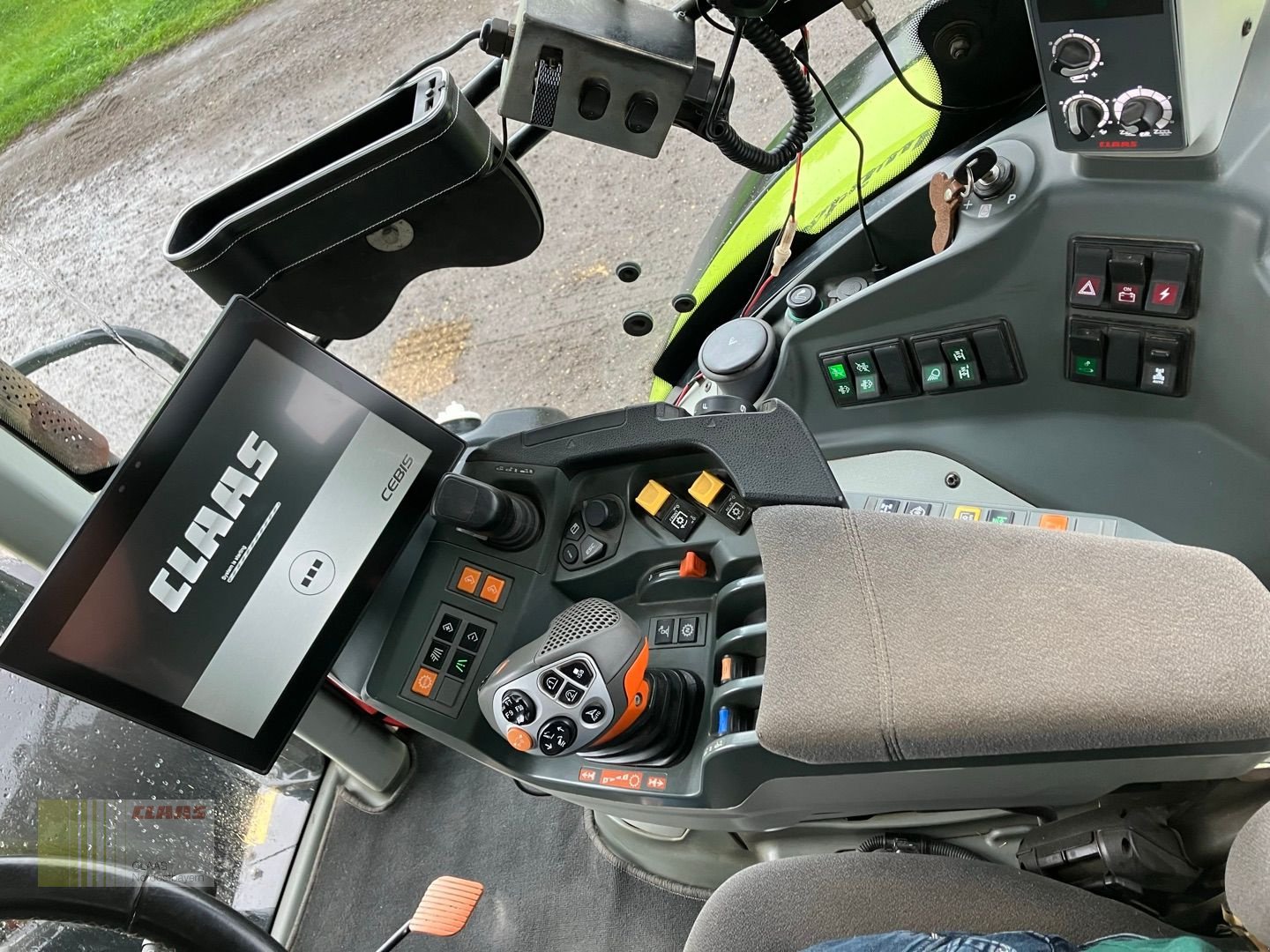 Traktor от тип CLAAS Arion 650 HEXASHIFT CEBIS, Gebrauchtmaschine в Cham (Снимка 17)
