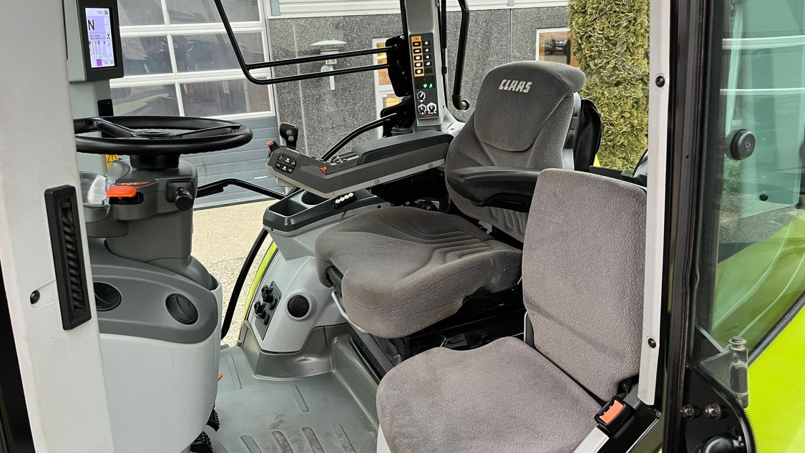 Traktor от тип CLAAS ARION 650 med frontlift og frontlæsser, Gebrauchtmaschine в Lintrup (Снимка 11)