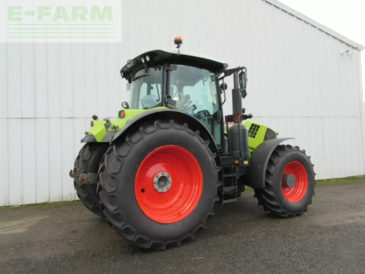 Traktor des Typs CLAAS arion 650 - s5 advance, Gebrauchtmaschine in PLOUIGNEAU (Bild 4)