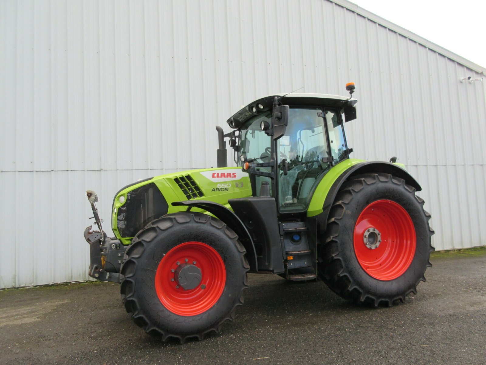 Traktor типа CLAAS ARION 650 - S5 ADVANCE, Gebrauchtmaschine в PLOUIGNEAU (Фотография 1)