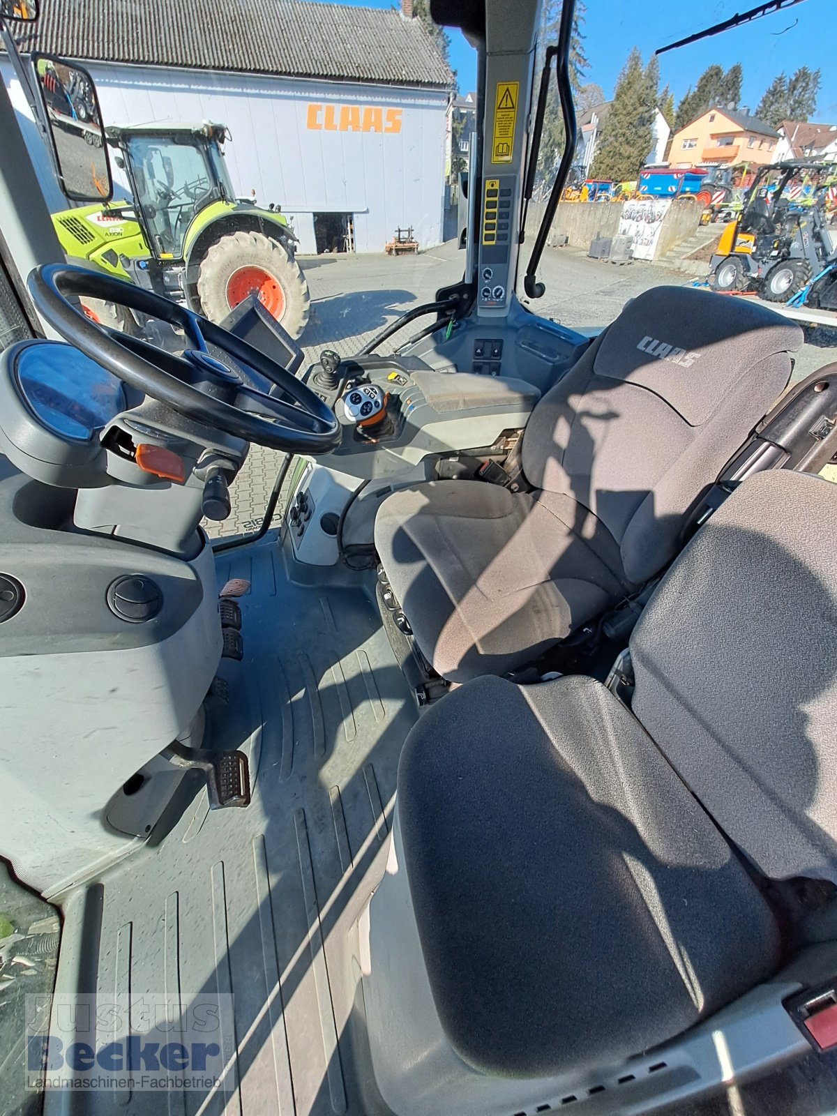 Traktor of the type CLAAS Arion 650 T4i, Gebrauchtmaschine in Weimar-Niederwalgern (Picture 9)