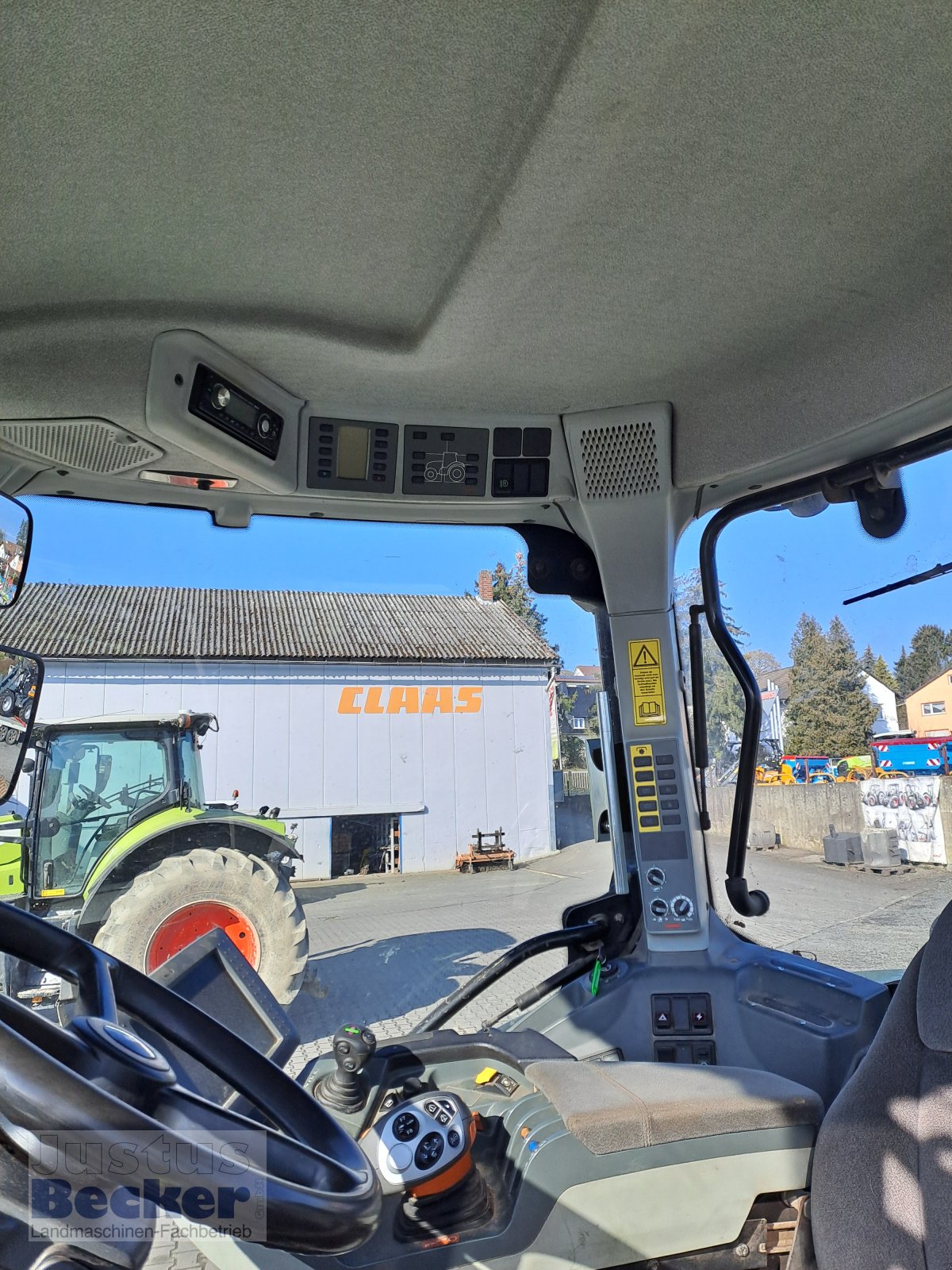 Traktor of the type CLAAS Arion 650 T4i, Gebrauchtmaschine in Weimar-Niederwalgern (Picture 10)