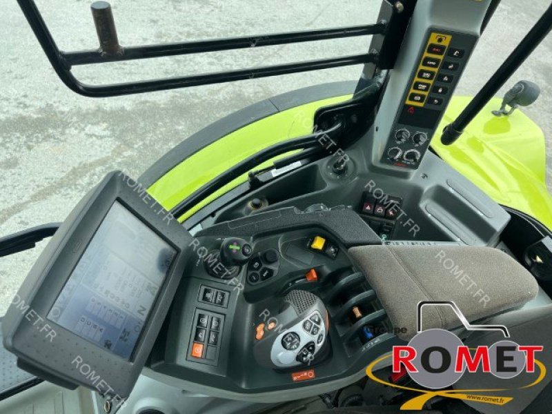 Traktor des Typs CLAAS ARION 650, Gebrauchtmaschine in Gennes sur glaize (Bild 8)