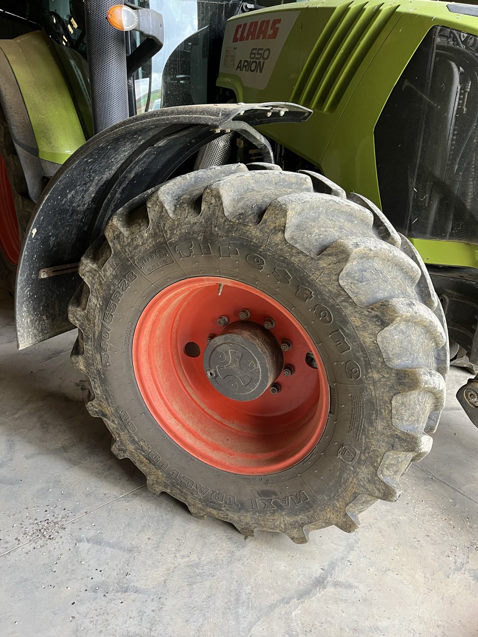 Traktor от тип CLAAS ARION 650, Gebrauchtmaschine в VERT TOULON (Снимка 4)
