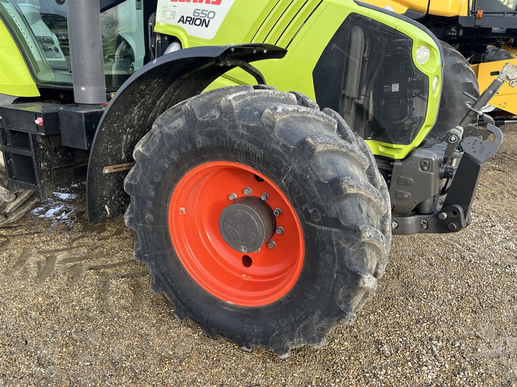 Traktor of the type CLAAS ARION 650, Gebrauchtmaschine in VERT TOULON (Picture 4)
