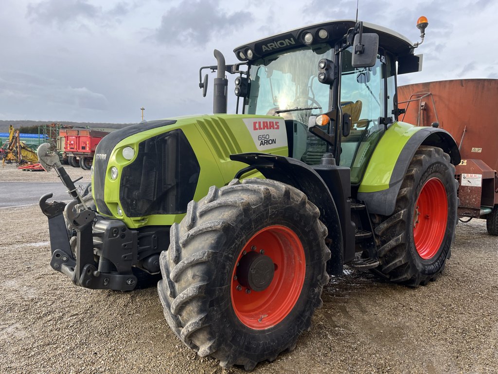 Traktor of the type CLAAS ARION 650, Gebrauchtmaschine in VERT TOULON (Picture 1)
