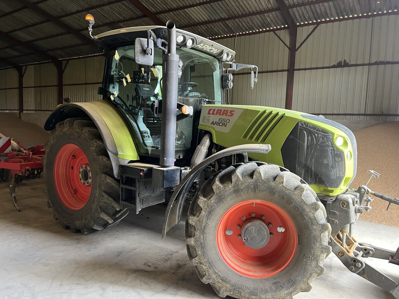 Traktor от тип CLAAS ARION 650, Gebrauchtmaschine в VERT TOULON (Снимка 2)