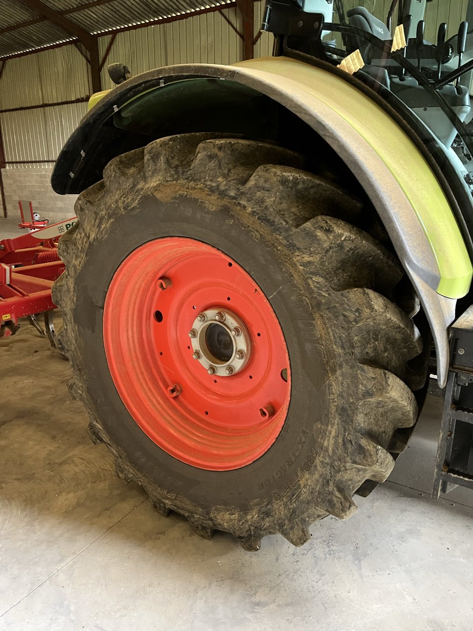 Traktor от тип CLAAS ARION 650, Gebrauchtmaschine в VERT TOULON (Снимка 5)
