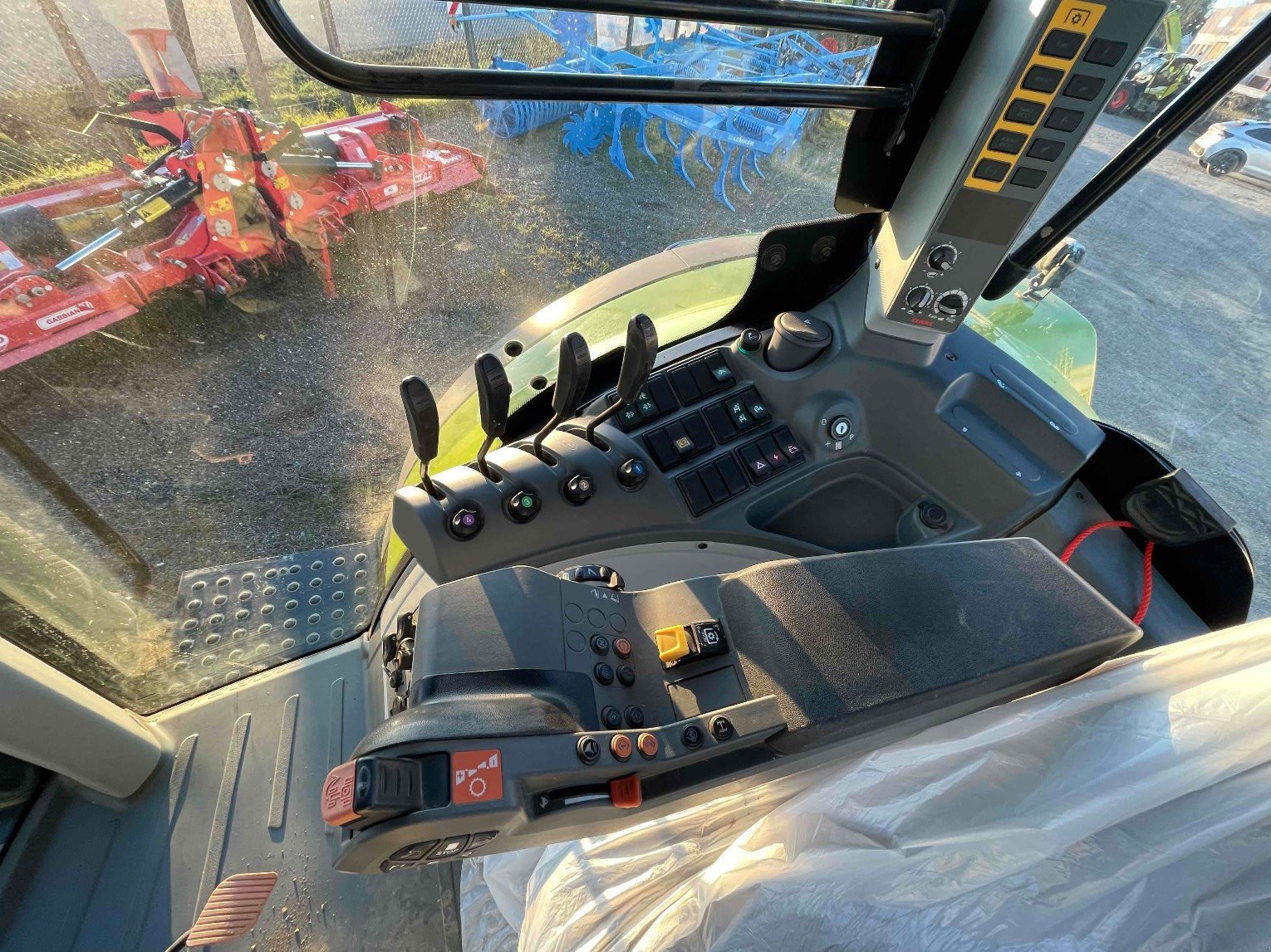 Traktor vrste CLAAS ARION 650, Gebrauchtmaschine v SAINT GAUDENS (Slika 11)