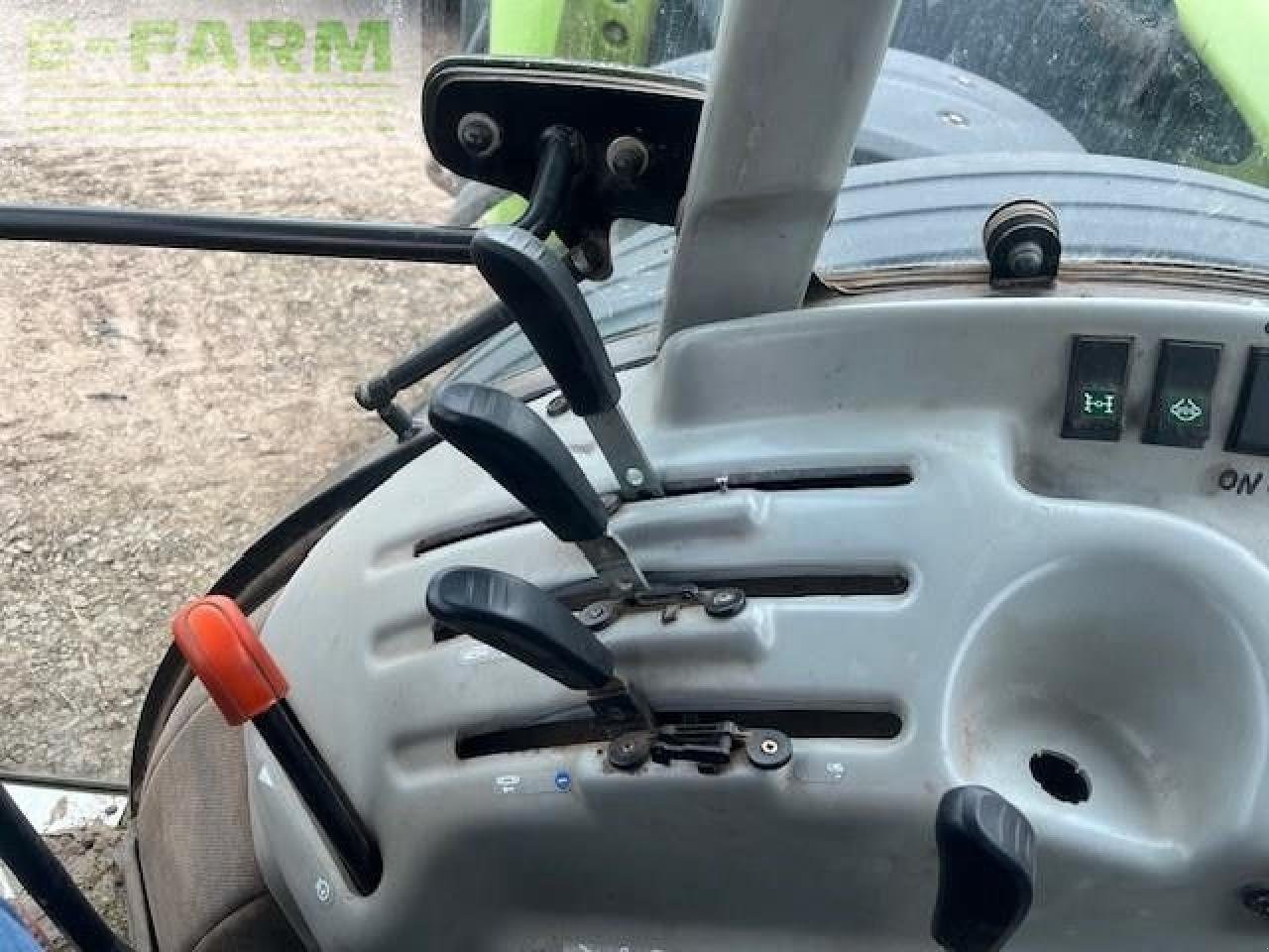 Traktor Türe ait CLAAS ARION 650, Gebrauchtmaschine içinde LETHAM, FORFAR (resim 5)