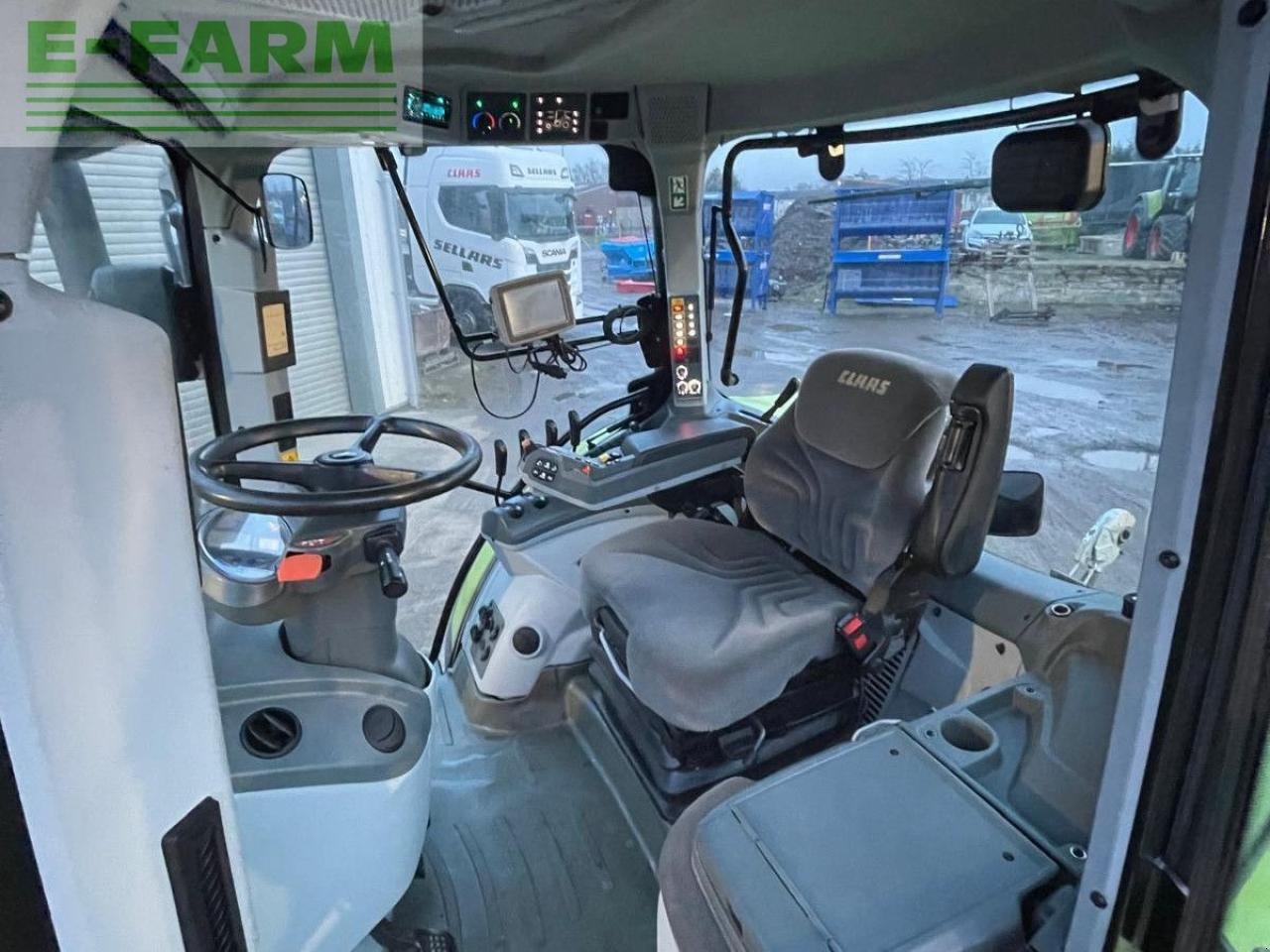 Traktor типа CLAAS ARION 650, Gebrauchtmaschine в HUNTLY (Фотография 6)