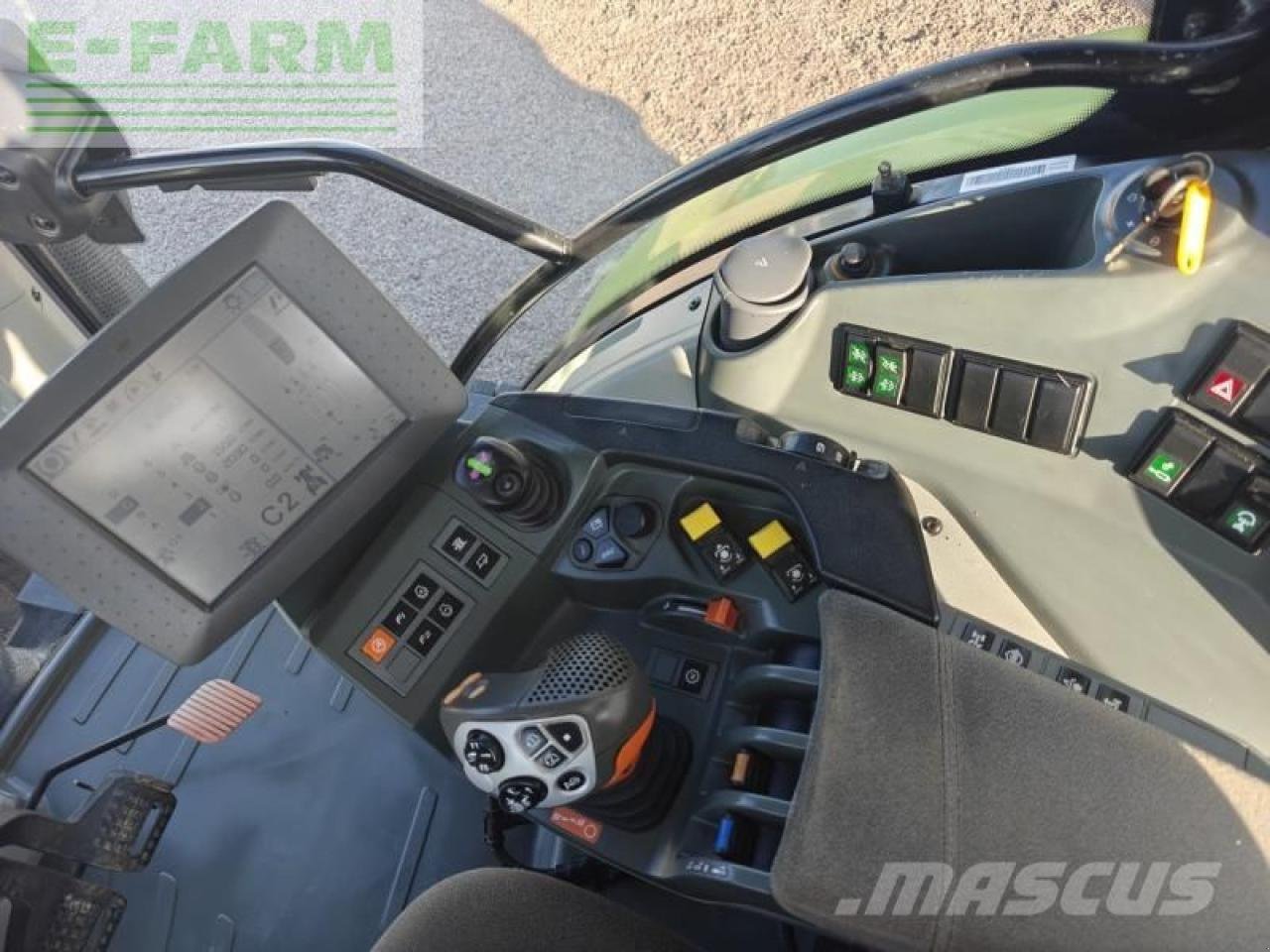 Traktor от тип CLAAS arion 650, Gebrauchtmaschine в CHICHÉ (79 - DEUX-SEVRES) (Снимка 3)