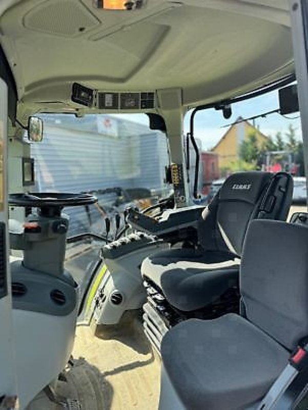 Traktor des Typs CLAAS ARION 650, Gebrauchtmaschine in Sainte-Croix-en-Plaine (Bild 7)