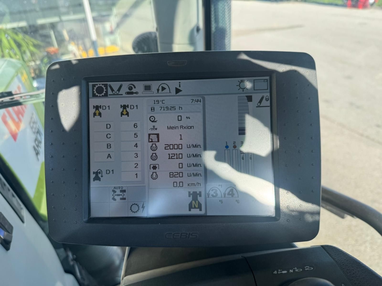 Traktor типа CLAAS Arion 650, Gebrauchtmaschine в Mistelbach (Фотография 11)