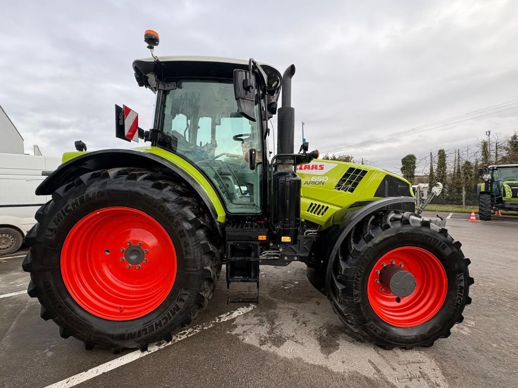 Traktor del tipo CLAAS ARION 650, Gebrauchtmaschine In SALEUX (Immagine 9)