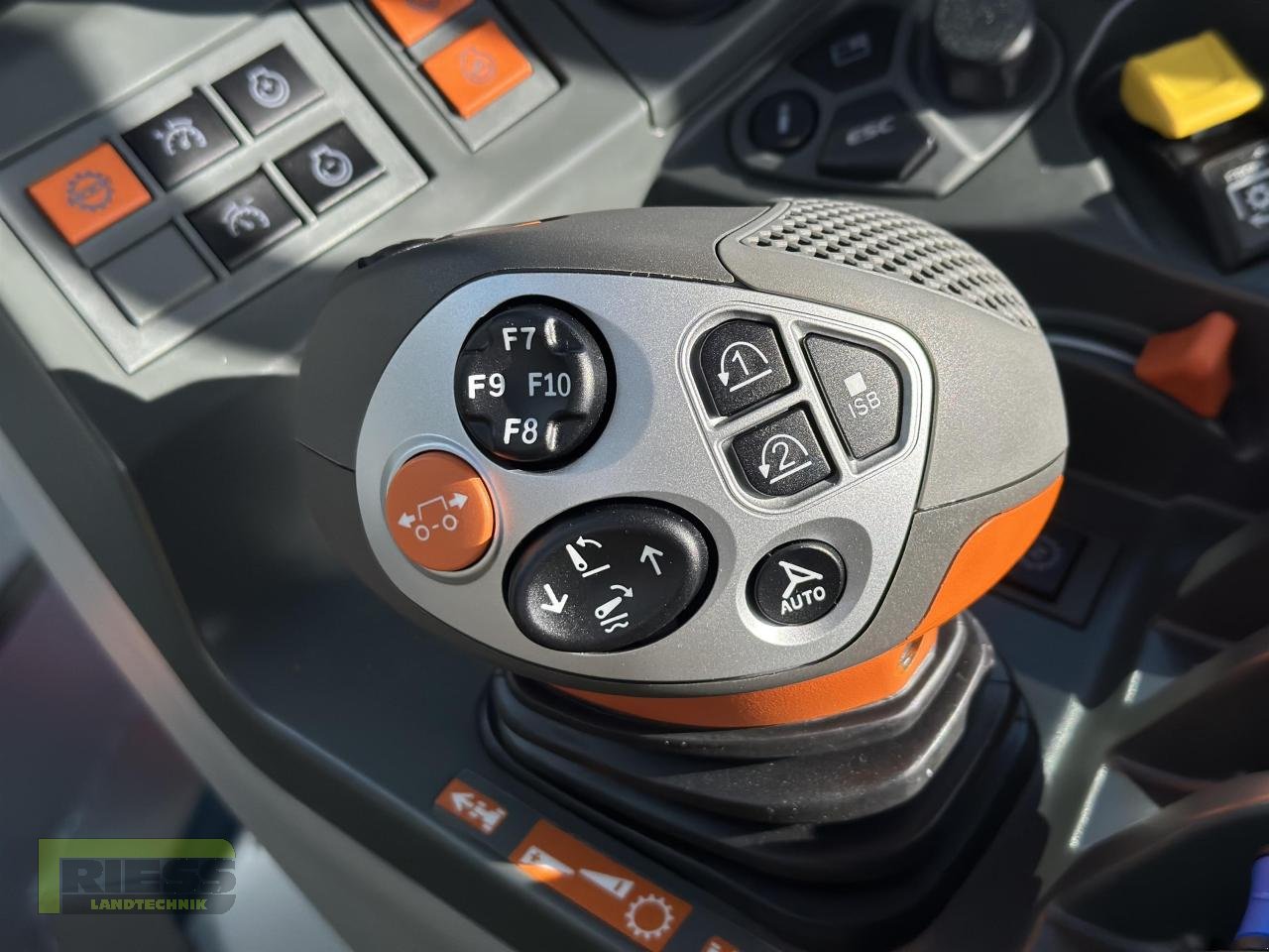 Traktor a típus CLAAS ARION 660 CEBIS Cmatic A97, Vorführmaschine ekkor: Homberg/Ohm - Maulbach (Kép 22)