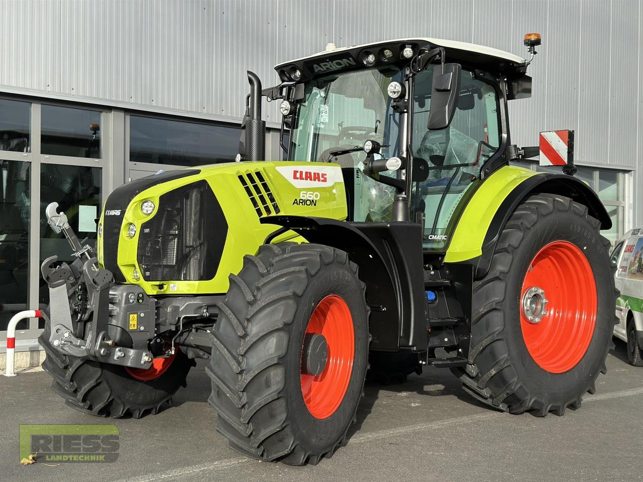 Traktor of the type CLAAS ARION 660 CEBIS Cmatic, Neumaschine in Homberg/Ohm - Maulbach (Picture 1)