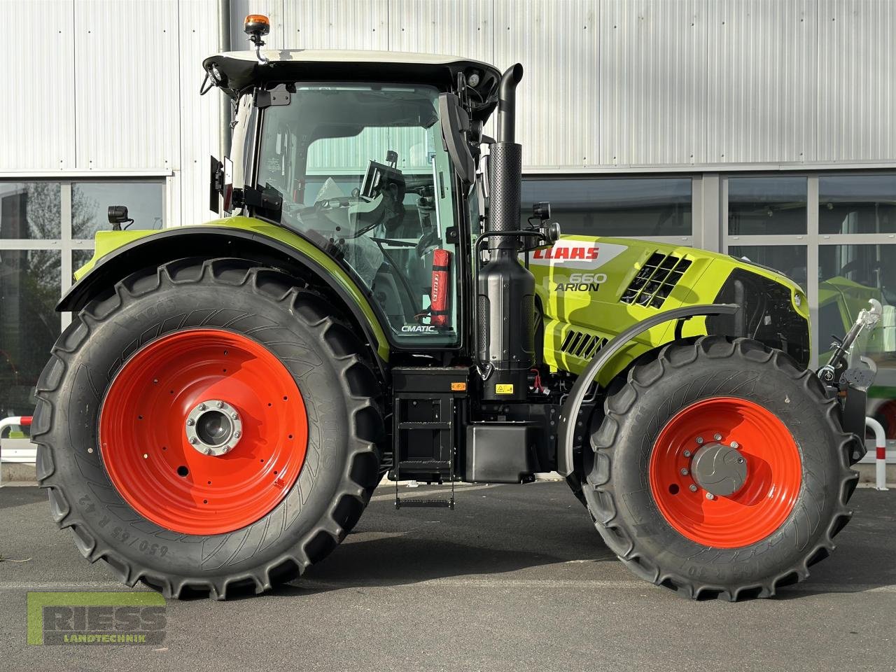 Traktor of the type CLAAS ARION 660 CEBIS Cmatic, Neumaschine in Homberg/Ohm - Maulbach (Picture 11)