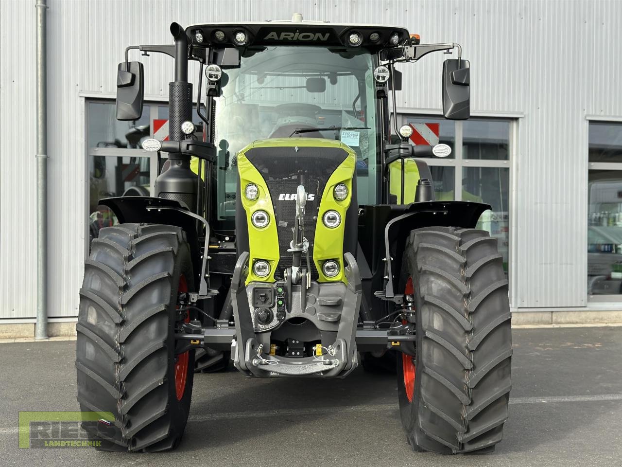 Traktor of the type CLAAS ARION 660 CEBIS Cmatic, Neumaschine in Homberg/Ohm - Maulbach (Picture 14)