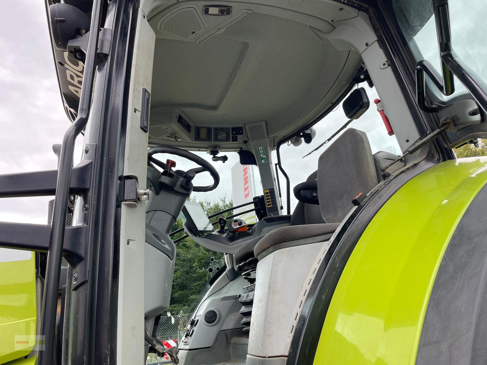 Traktor des Typs CLAAS Arion 660 CMATIC CEBIS  PREISREDUZIERT, Gebrauchtmaschine in Langenau (Bild 8)