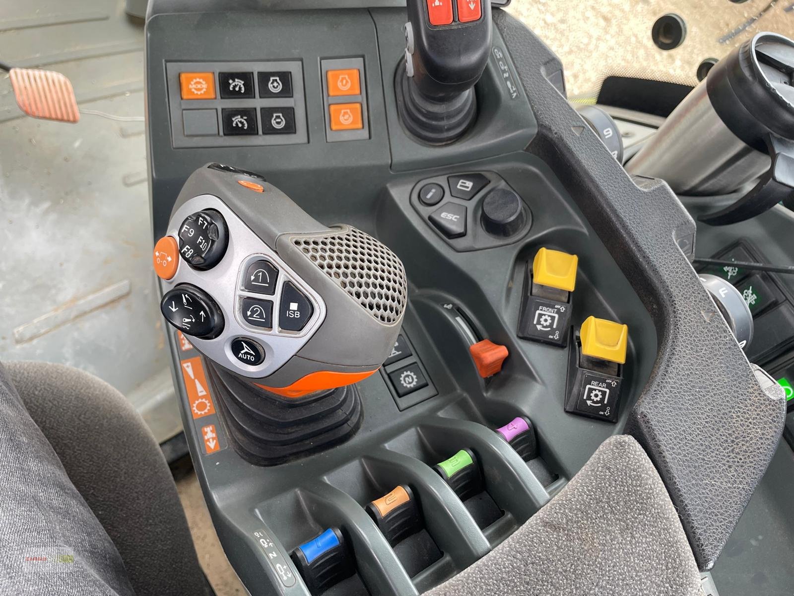 Traktor des Typs CLAAS Arion 660 CMATIC CEBIS  PREISREDUZIERT, Gebrauchtmaschine in Langenau (Bild 10)