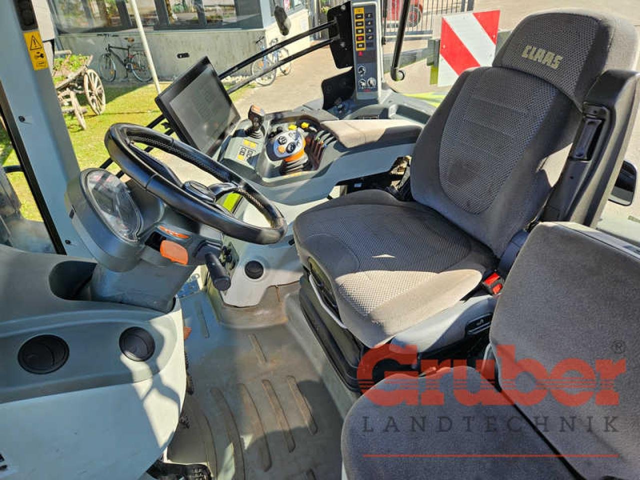 Traktor des Typs CLAAS Arion 660 CMATIC CEBIS RTK-Lenksystem, Gebrauchtmaschine in Ampfing (Bild 15)