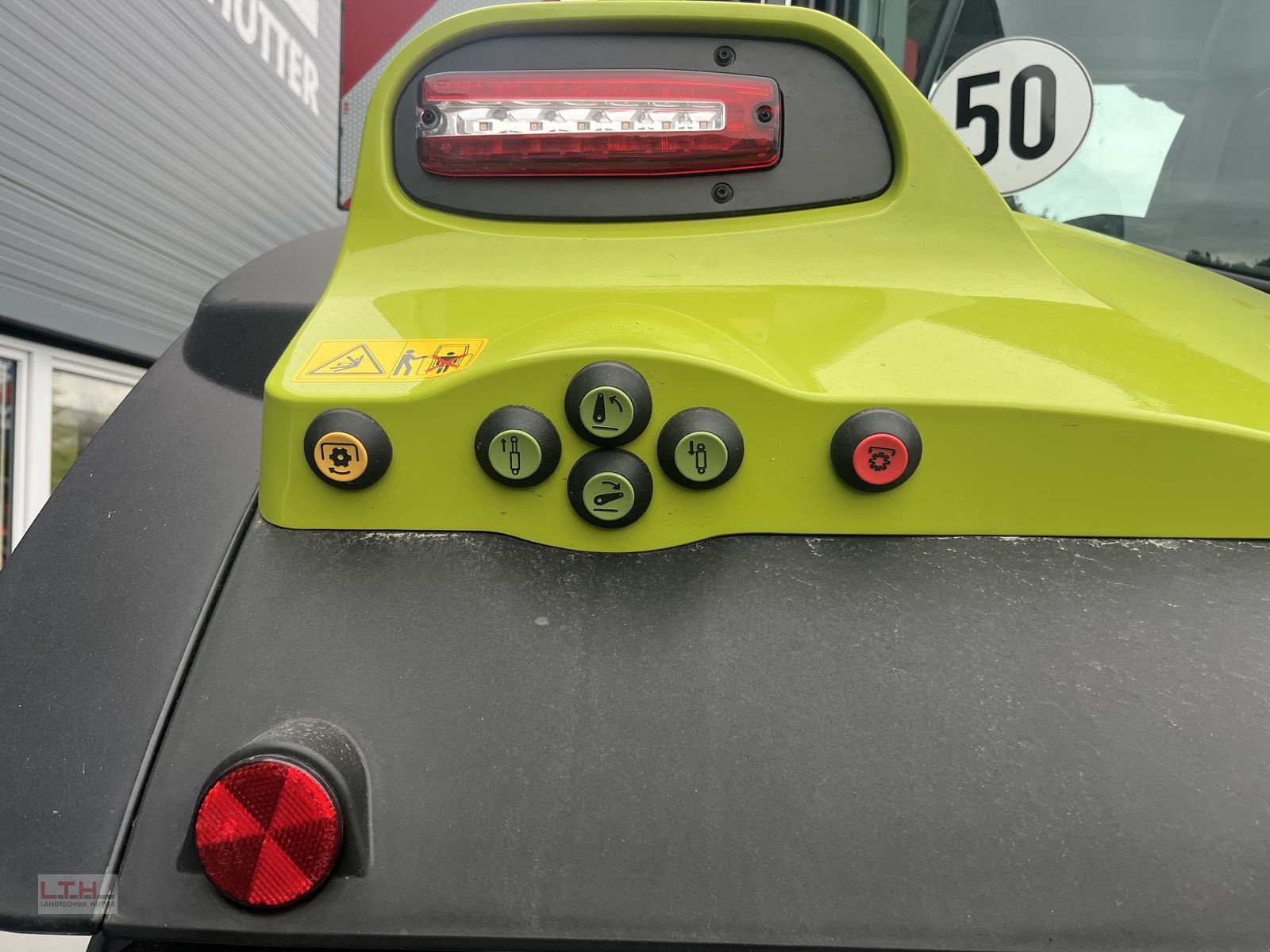 Traktor of the type CLAAS Arion 660 CMATIC CEBIS, Neumaschine in Gnas (Picture 18)