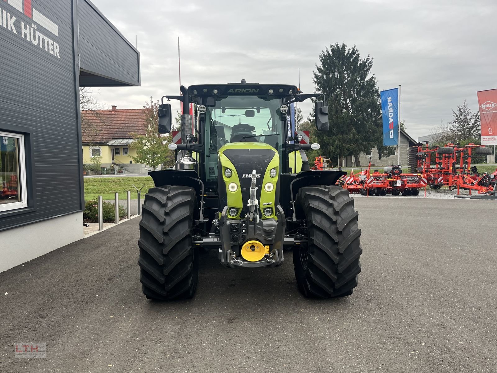 Traktor of the type CLAAS Arion 660 CMATIC CEBIS, Neumaschine in Gnas (Picture 4)