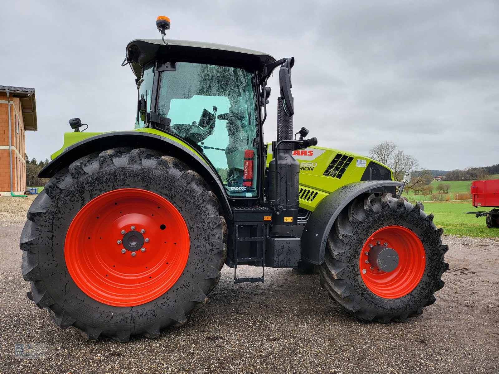 Traktor des Typs CLAAS ARION 660 CMATIC CEBIS, Neumaschine in Frontenhausen (Bild 4)