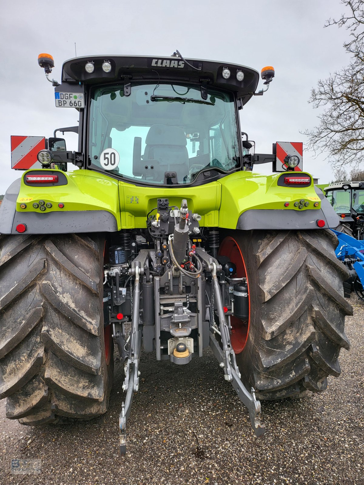 Traktor des Typs CLAAS ARION 660 CMATIC CEBIS, Neumaschine in Frontenhausen (Bild 8)