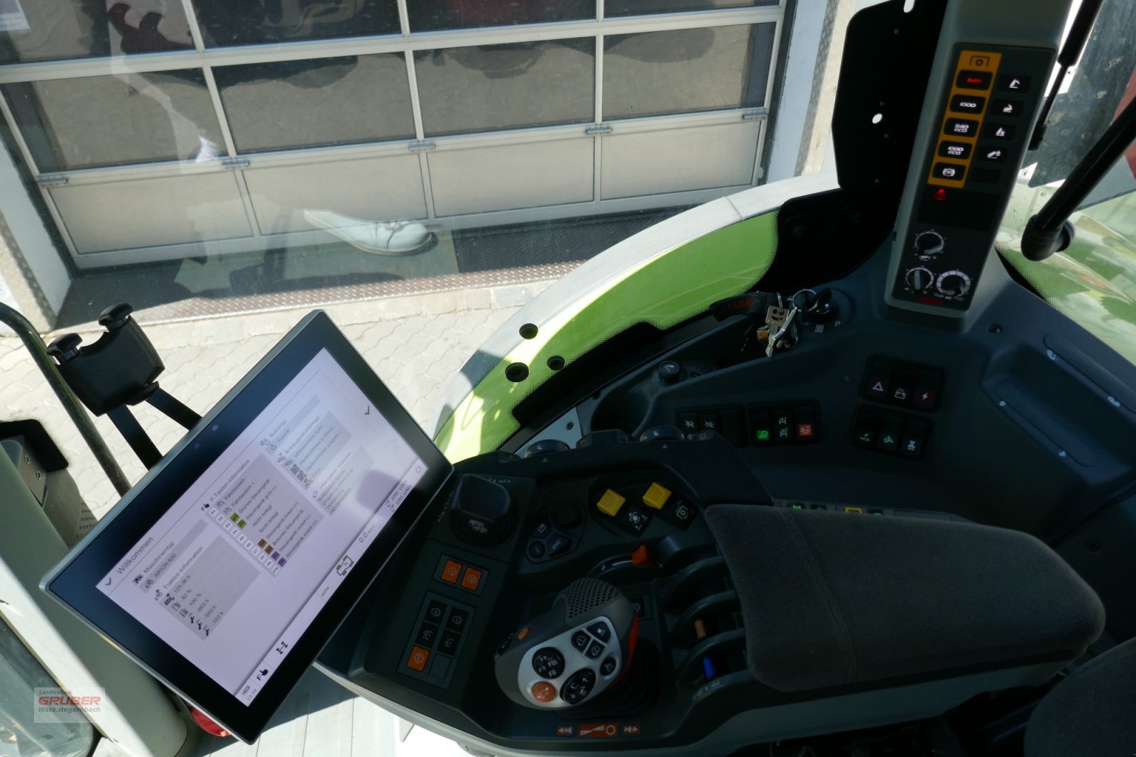 Traktor типа CLAAS ARION 660 CMATIC CEBIS, Gebrauchtmaschine в Dorfen (Фотография 9)