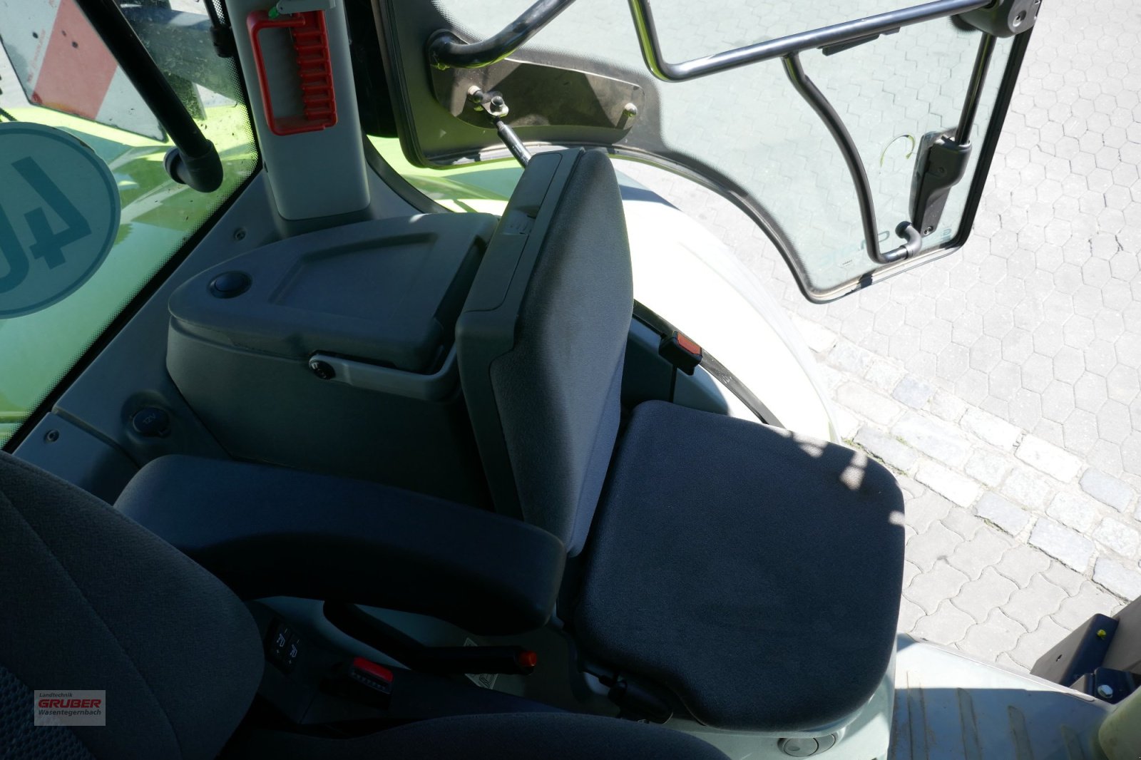 Traktor типа CLAAS ARION 660 CMATIC CEBIS, Gebrauchtmaschine в Dorfen (Фотография 12)