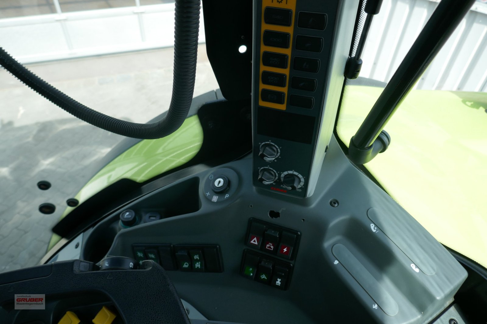 Traktor του τύπου CLAAS ARION 660 CMATIC CEBIS, Gebrauchtmaschine σε Dorfen (Φωτογραφία 15)