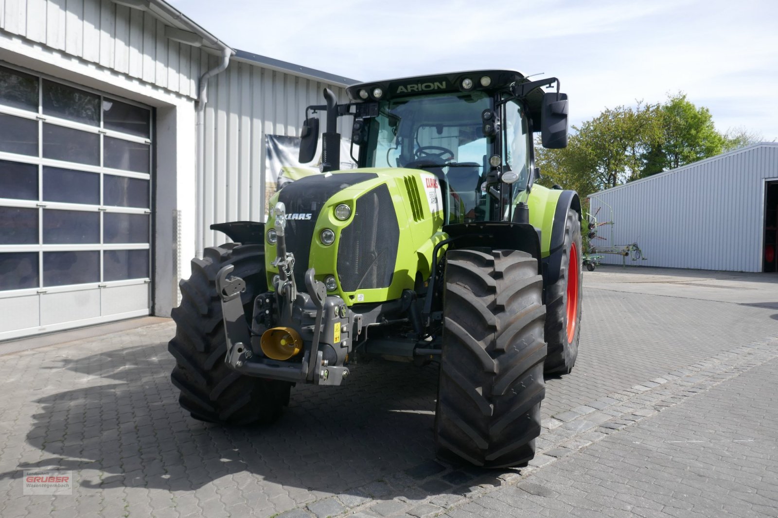 Traktor του τύπου CLAAS ARION 660 CMATIC CEBIS, Gebrauchtmaschine σε Dorfen (Φωτογραφία 2)