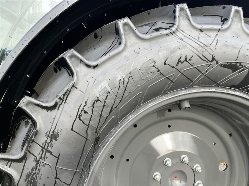 Traktor des Typs CLAAS ARION 660 CMATIC CEBIS, Neumaschine in Grabenstätt-Erlstätt (Bild 11)