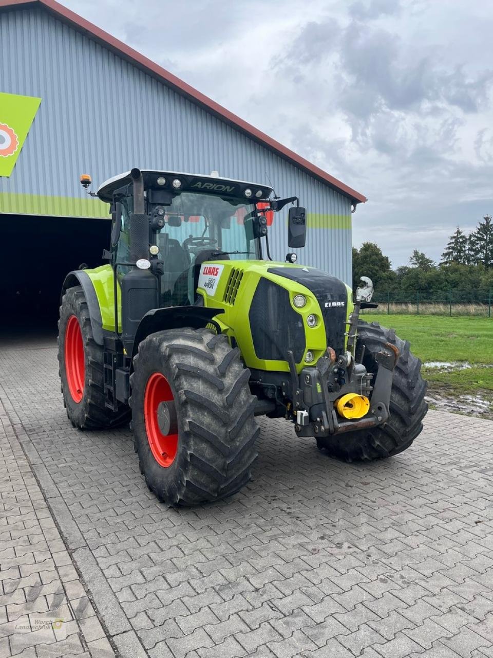 Traktor of the type CLAAS Arion 660 CMatic CEBIS, Gebrauchtmaschine in Schora (Picture 3)