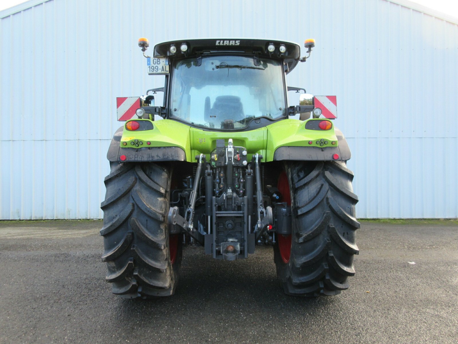 Traktor van het type CLAAS ARION 660 CMATIC CONCEPT-NÂ°1, Gebrauchtmaschine in PLOUIGNEAU (Foto 7)