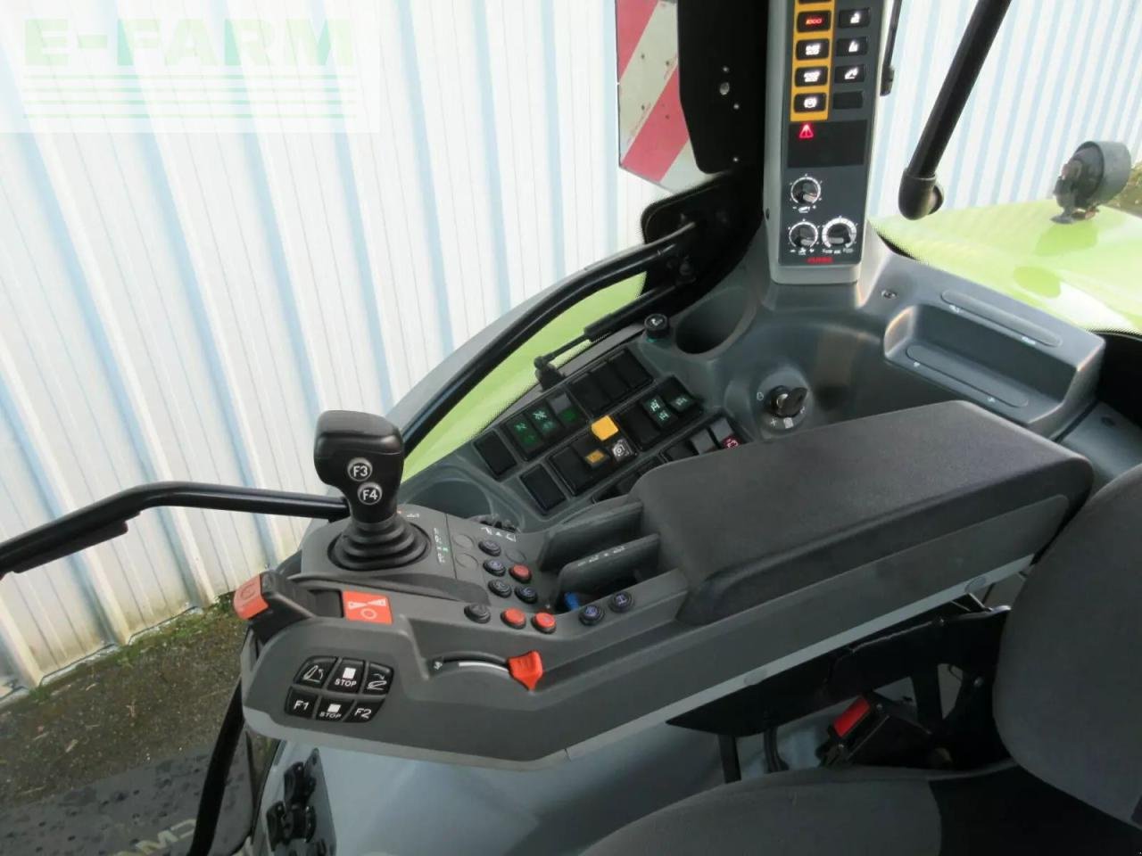 Traktor типа CLAAS arion 660 cmatic concept-nâ°2, Gebrauchtmaschine в PLOUIGNEAU (Фотография 7)