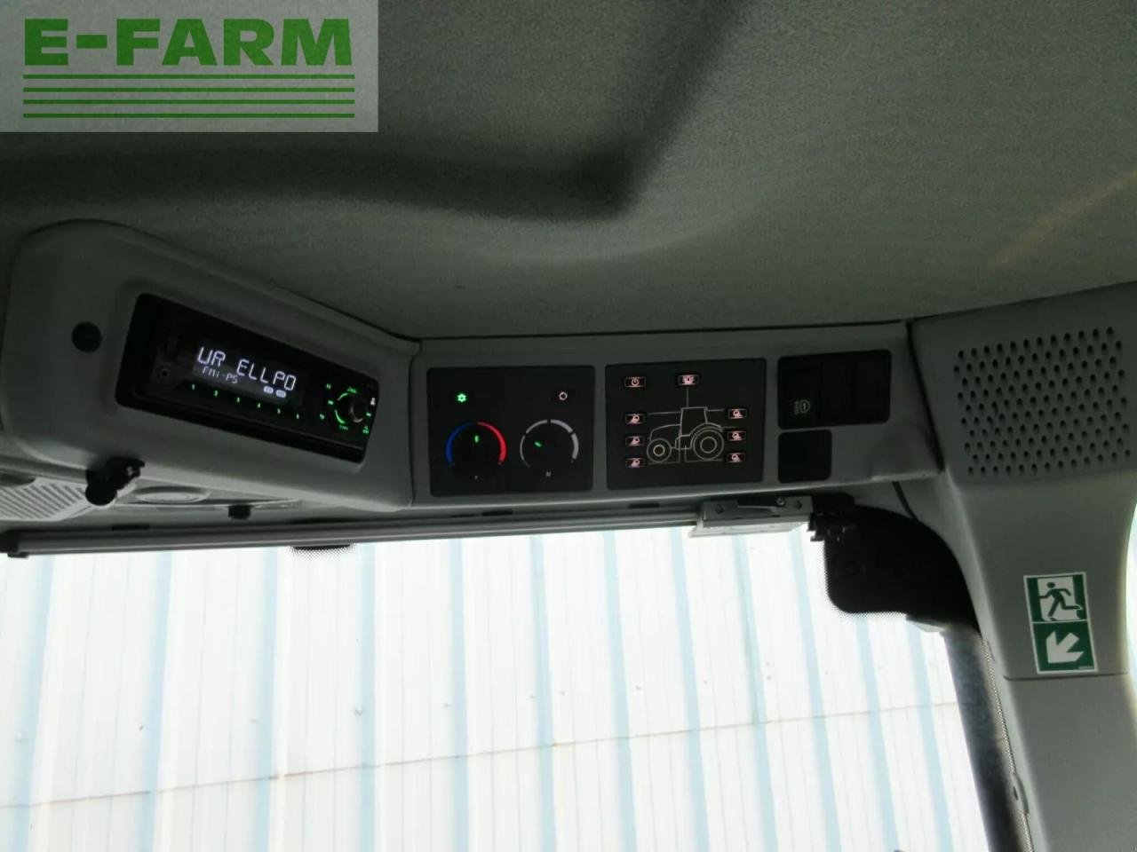 Traktor типа CLAAS arion 660 cmatic concept-nâ°2, Gebrauchtmaschine в PLOUIGNEAU (Фотография 8)