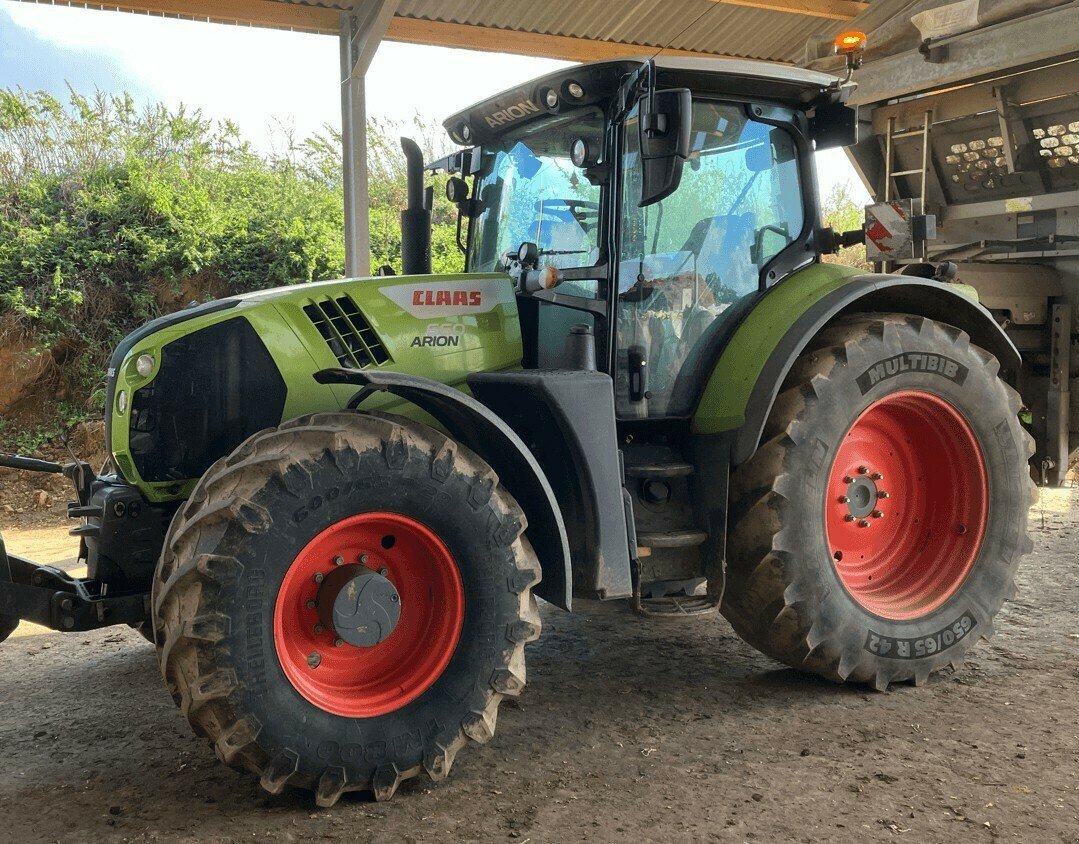 Traktor типа CLAAS ARION 660 CMATIC CONCEPT, Gebrauchtmaschine в PLOUIGNEAU (Фотография 1)