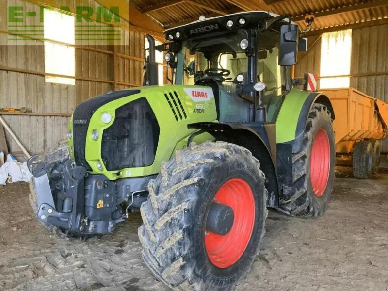Traktor des Typs CLAAS arion 660 cmatic s5 tradition, Gebrauchtmaschine in PLOUIGNEAU (Bild 1)