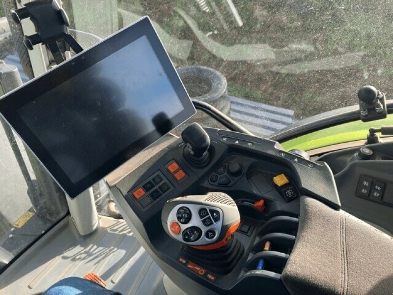 Traktor типа CLAAS ARION 660 CMATIC S5 TRADITION, Gebrauchtmaschine в Feurs (Фотография 6)