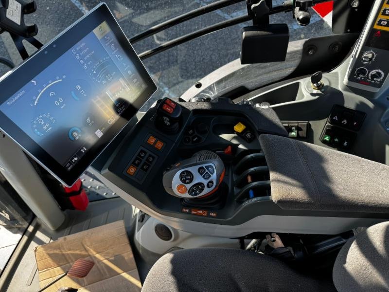 Traktor of the type CLAAS ARION 660 CMATIC, Gebrauchtmaschine in Hockenheim (Picture 12)